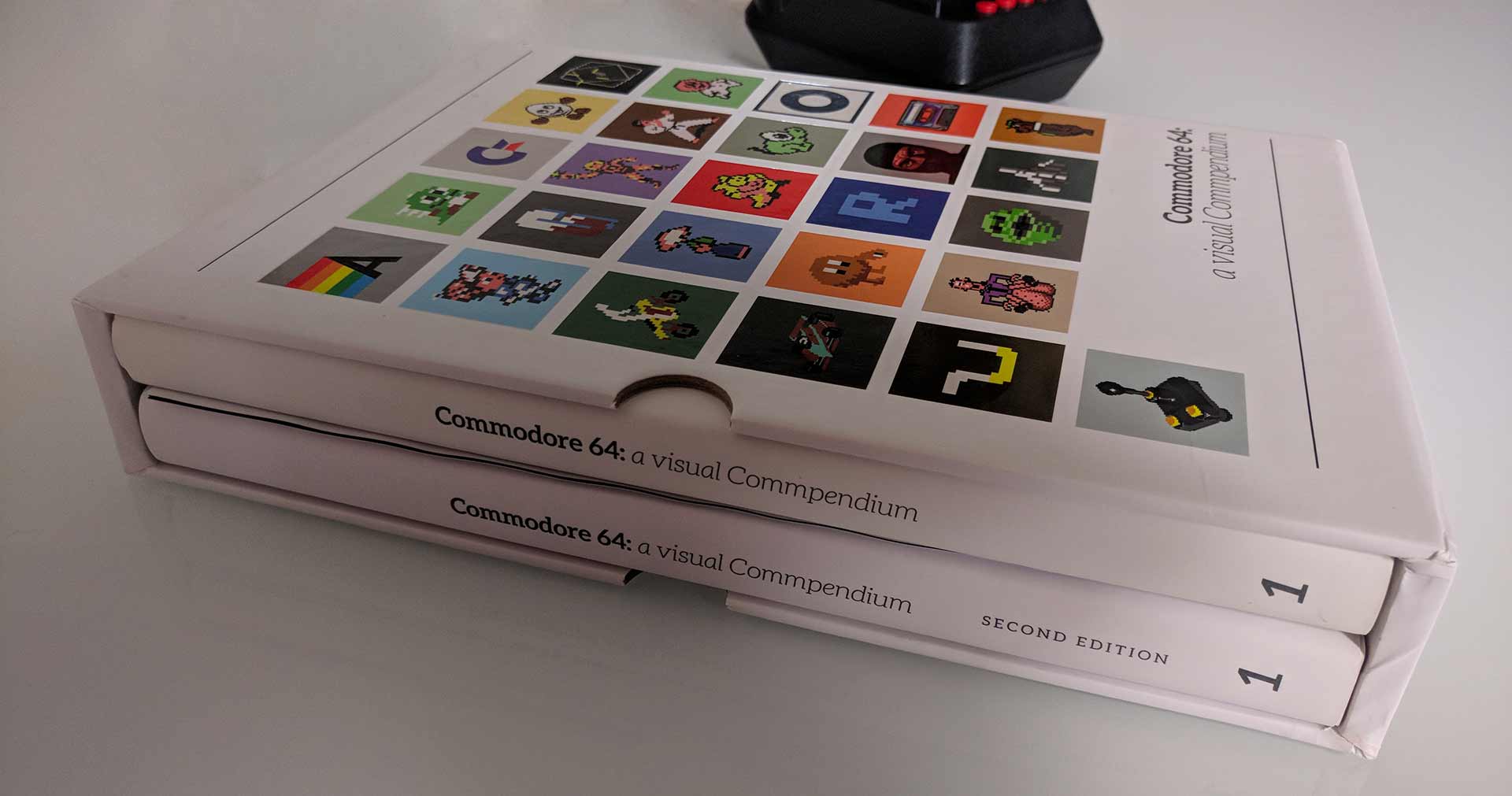 Pixel Cartacei #04: Commodore 64 - A Visual Compendium